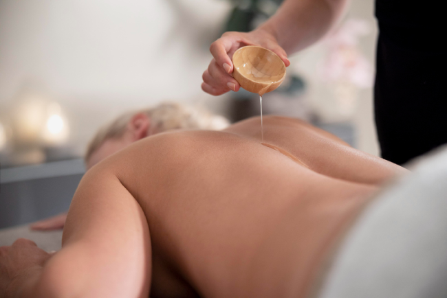 Thai oil massage Athens - Ολοκληρωμένες υπηρεσίες μασάζ Αθήνα στο Avra Massage center.